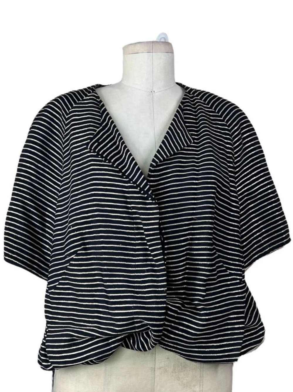AKRIS PUNTO Holiday Festive Party Black and Gold Striped Top